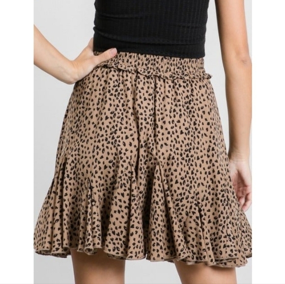 Flowy Cheetah Print Skirt With Shorts - Picture 3 of 7